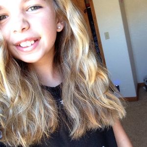 Profile Picture of Olivia Wells (@oliviaxwells) on Myspace