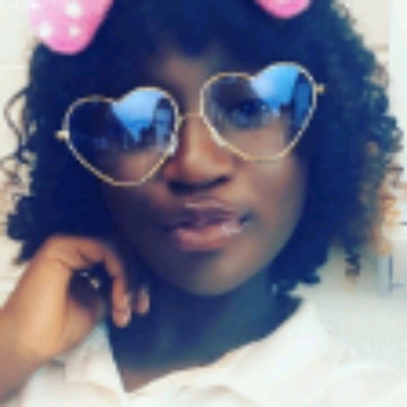 Profile Picture of Bisola Adegbemigun (@michellio_xoxo) on Poshmark