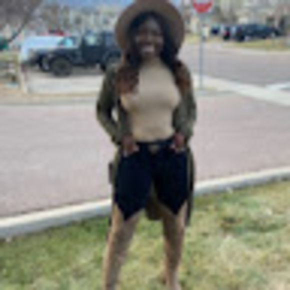 Profile Picture of Tasia Wysingle (@darkskinshawtie) on Poshmark