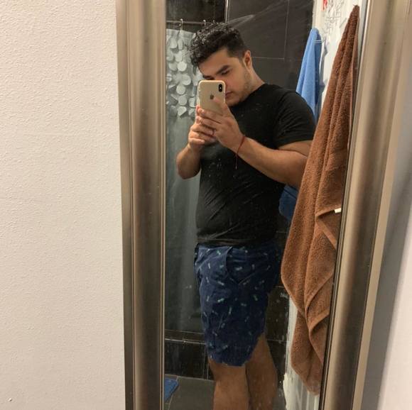 Profile Picture of Brandon Omar (@brandon_omar) on Poshmark