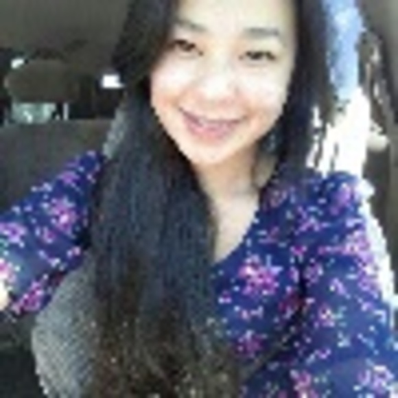 Profile Picture of Choua Xiong (@paperairplanes) on Poshmark