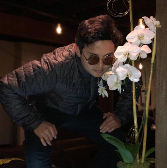 Michael Bovender - Poshmark Profile Picture of Michael Bovender (@jewish_family) on Poshmark