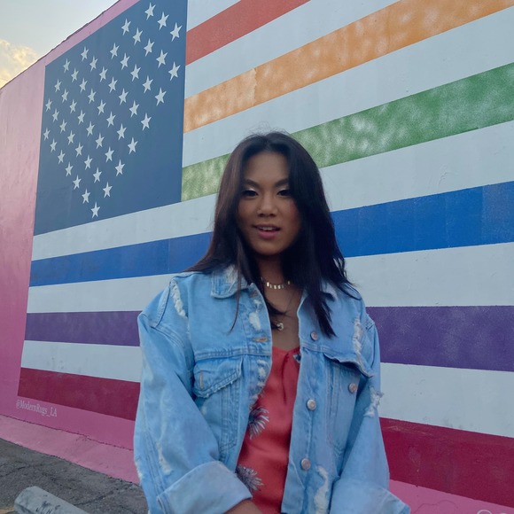 Profile Picture of Amanda Kuo (@amandakuo7) on Poshmark