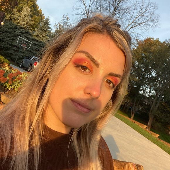 Profile Picture of Whitney Bauriedl (@whitbauriedl) on Poshmark