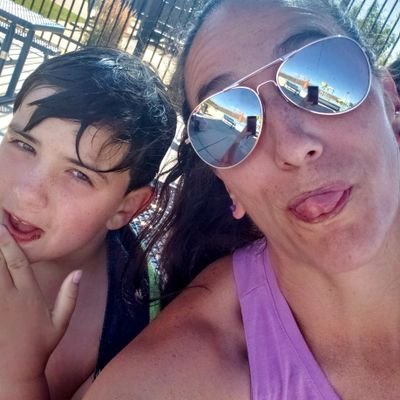 Profile Picture of Amanda Osburn (@oversix2) on Twitter