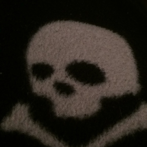 Profile Picture of Nikai Birchler (@nikaibirchler) on Poshmark