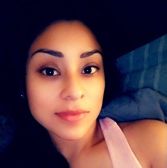 Profile Picture of Yesenia Cuellar (@yesenia_cuellar) on Poshmark