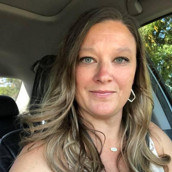 Profile Picture of Tiffany nicole Gossman (@tgossman) on Poshmark