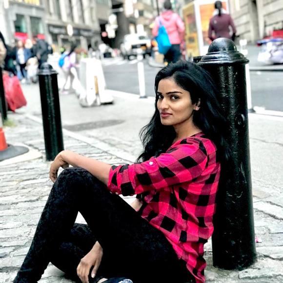 Profile Picture of Manasa Reddy (@manasareddy329) on Poshmark