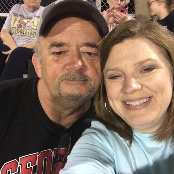 Profile Picture of Lori Thacker (@lthacker10) on Poshmark
