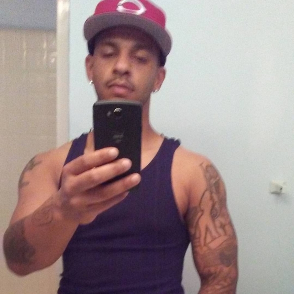 Profile Picture of Kevin Jones (@kjones400) on Poshmark