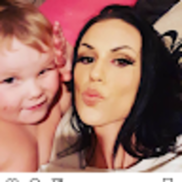 Chelsea Girardot - Poshmark Profile Picture of Chelsea Girardot (@chelseagirardot) on Poshmark