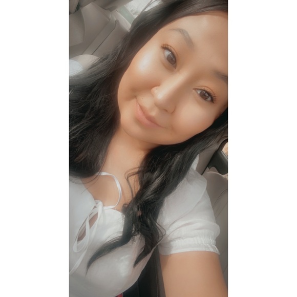 Profile Picture of Maya Poyer (@mayatereasa) on Poshmark