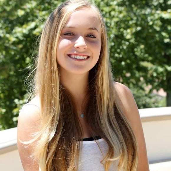 Profile Picture of Summer Patterson (@summerpatterson) on Poshmark