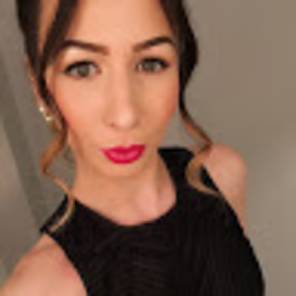 Profile Picture of Brettlie Pickering (@pickering91) on Poshmark