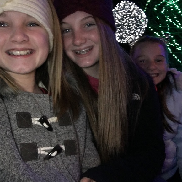 Profile Picture of Julia Smallcombe (@smallcombe02) on Poshmark