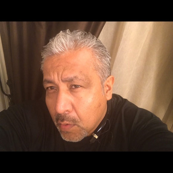 Profile Picture of Jimmy Corralez (@jimmycorr) on Poshmark