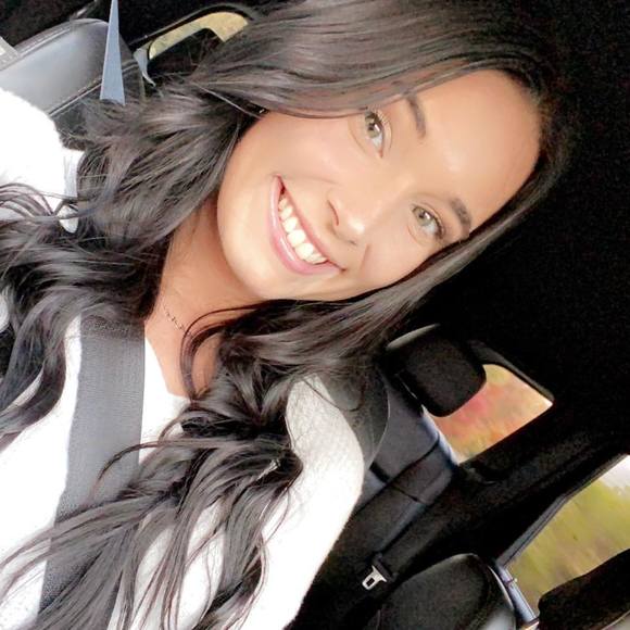 Rayna Adams - Poshmark Profile Picture of Rayna Adams (@raynna_00) on Poshmark