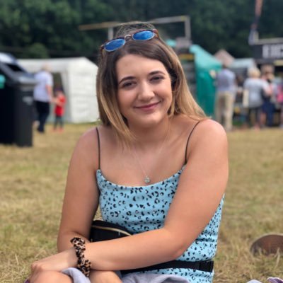 Profile Picture of Hanna Davies (@hannallew) on Twitter