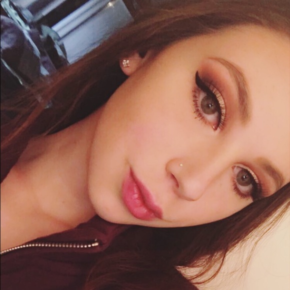 Profile Picture of Sera Ciulla (@seraciulla) on Poshmark