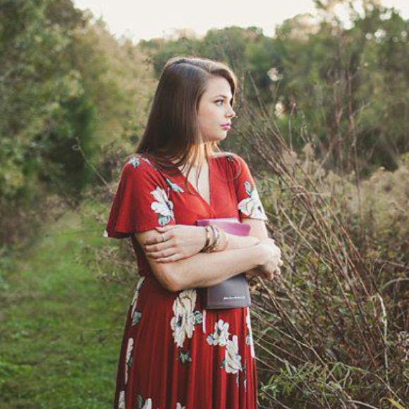 Profile Picture of Jillian Mcmichael (@jillmcmichael) on Poshmark