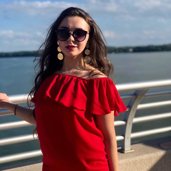 Profile Picture of Lina Didenko (@linadidenko97) on Poshmark