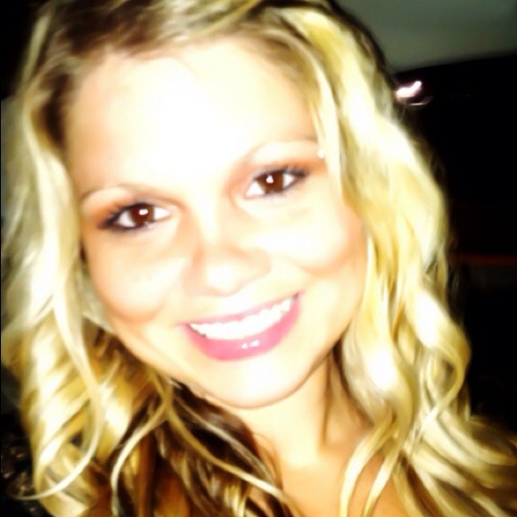 Profile Picture of Jackie Wampler (@starletmama4) on Poshmark