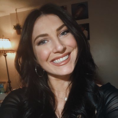 Profile Picture of Kate Elizabeth (@kate_halkias) on Twitter