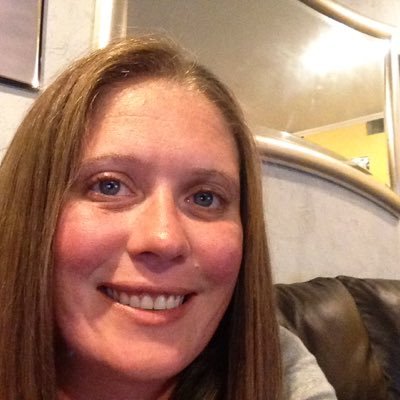 Profile Picture of Kathy Brosnan (@kbeezee81) on Twitter