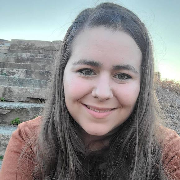 Profile Picture of Heather Roulston (@true3ddtazfreak) on Poshmark