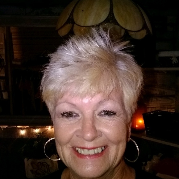 Profile Picture of Peggy Sasso (@meemo111) on Poshmark