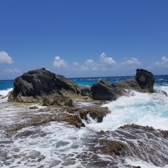 Profile Picture of Eli Velasquez (@arielin98) on Poshmark