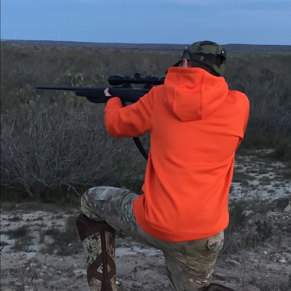 Profile Picture of Hunter De arkos (@hunterdearkos24) on Poshmark