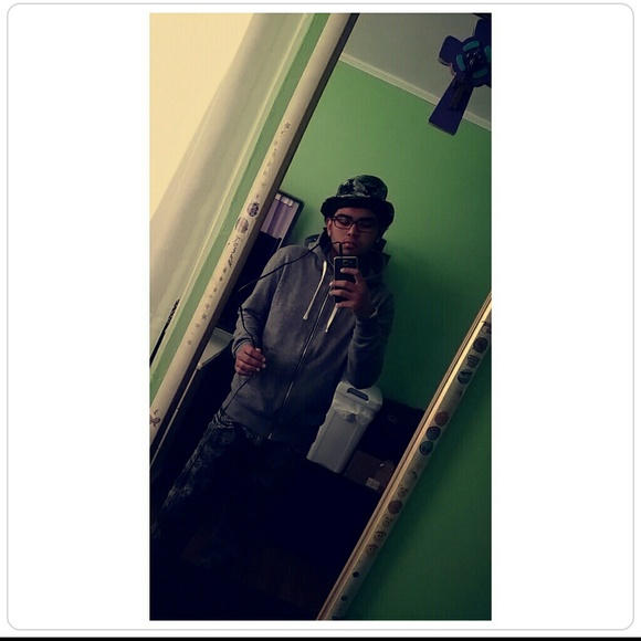 Profile Picture of Joshua Persaud (@jaybogie) on Poshmark
