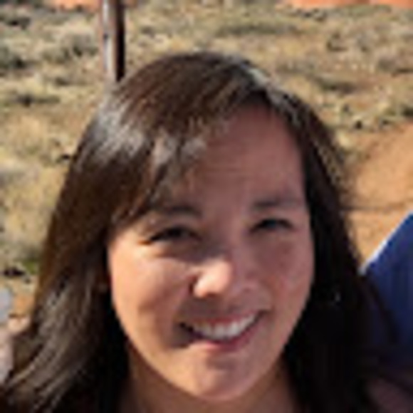 Profile Picture of Joanie Low (@joanieklow) on Poshmark