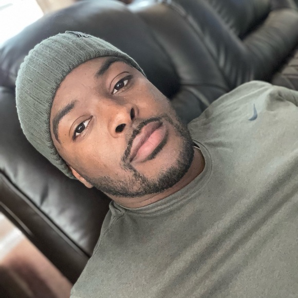 Profile Picture of Darius Smith (@dksmith91) on Poshmark