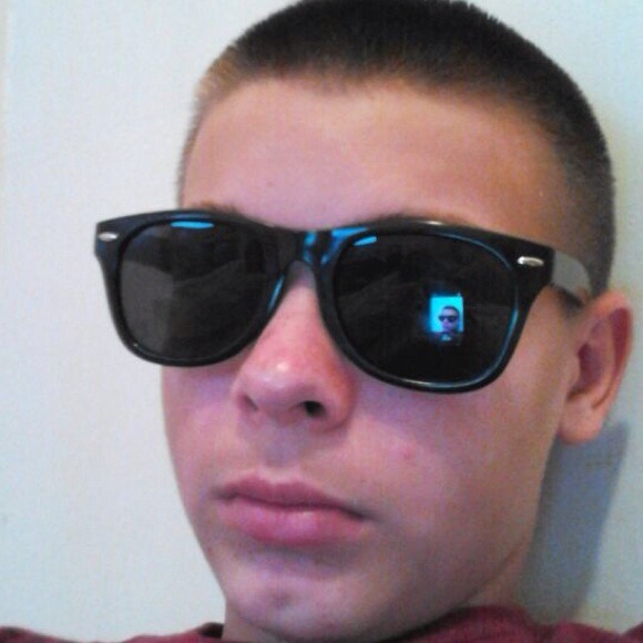 Profile Picture of Barber Alex (@dadshcks) on Poshmark