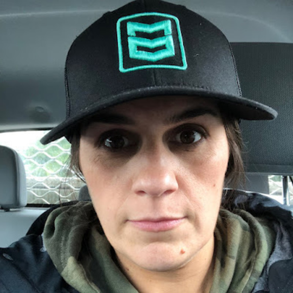 Profile Picture of Amber Basting (@asbasting1) on Poshmark