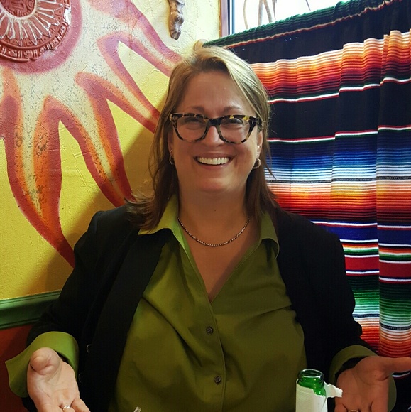 Profile Picture of Louisa Aliferis (@laliferi) on Poshmark