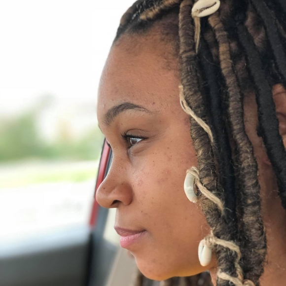 Profile Picture of Jonaie Robinson (@jonaie0808) on Poshmark