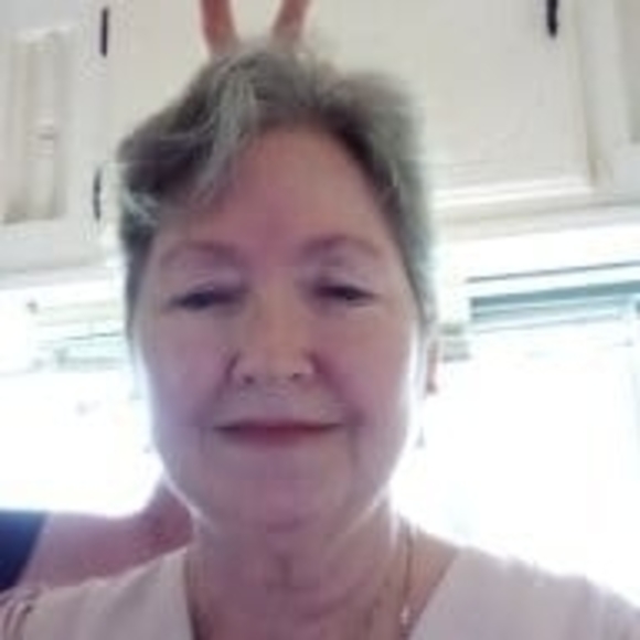 Profile Picture of Doris Steele (@tinkerdog19150) on Poshmark