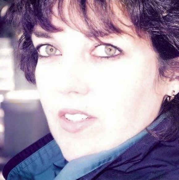 Profile Picture of Regina Heddinger (@heddingere) on Poshmark