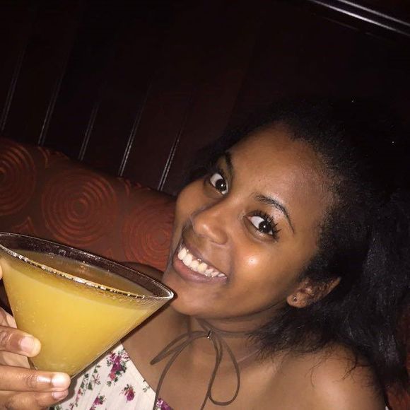 Profile Picture of Taylor Ash (@mocha4eve4) on Poshmark