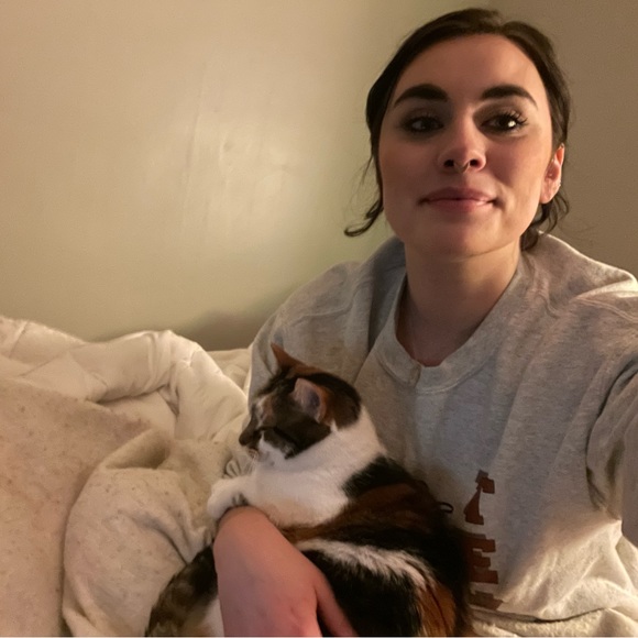 Profile Picture of Courtney Waltermire (@courtwaltermire) on Poshmark