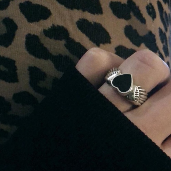 Emily Horrell - Poshmark Profile Picture of Emily Horrell (@esh961) on Poshmark