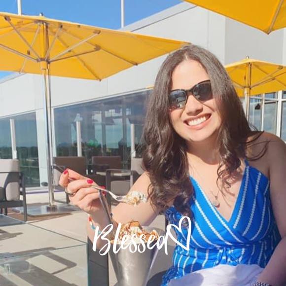 Profile Picture of Claudia Cadavid (@pacolin06) on Poshmark