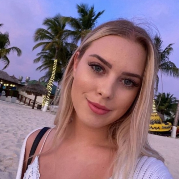 Profile Picture of Ildefonsa Galacho (@ildefonsag) on Poshmark