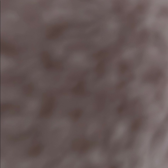 Profile Picture of Paula Soares (@paulasoares) on Poshmark