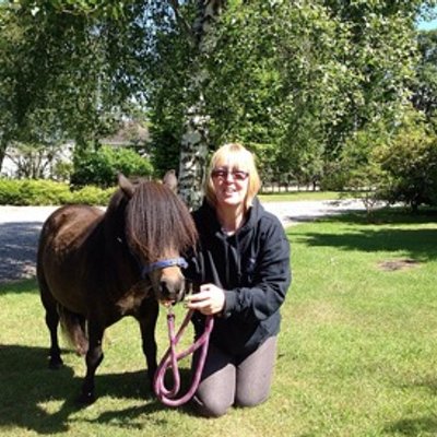 Profile Picture of Liz Sinclair (@ken53liz) on Twitter
