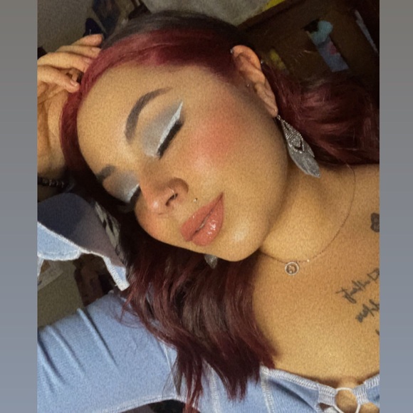 Profile Picture of Jennifer Zepeda (@jzv0914) on Poshmark